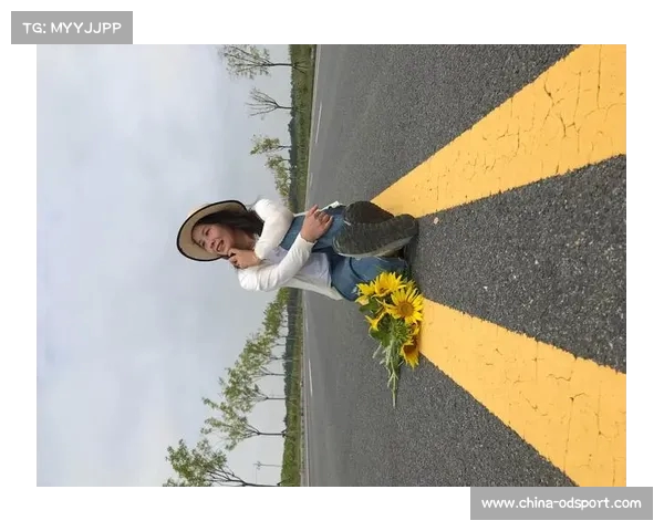 左手捧花陪伴生活美好 右手控球追逐梦想旅程 左手捧花陪伴生活美好 右手控球追逐梦想旅程
